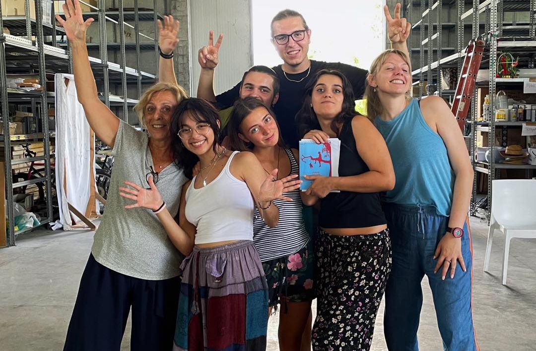 ragazzi under 35 durante il laboratorio blooming